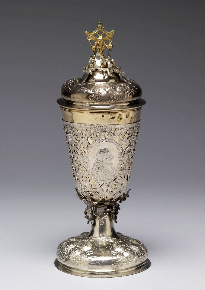 Russian - Covered Cup with Large Foot - Walters 57807 - View A