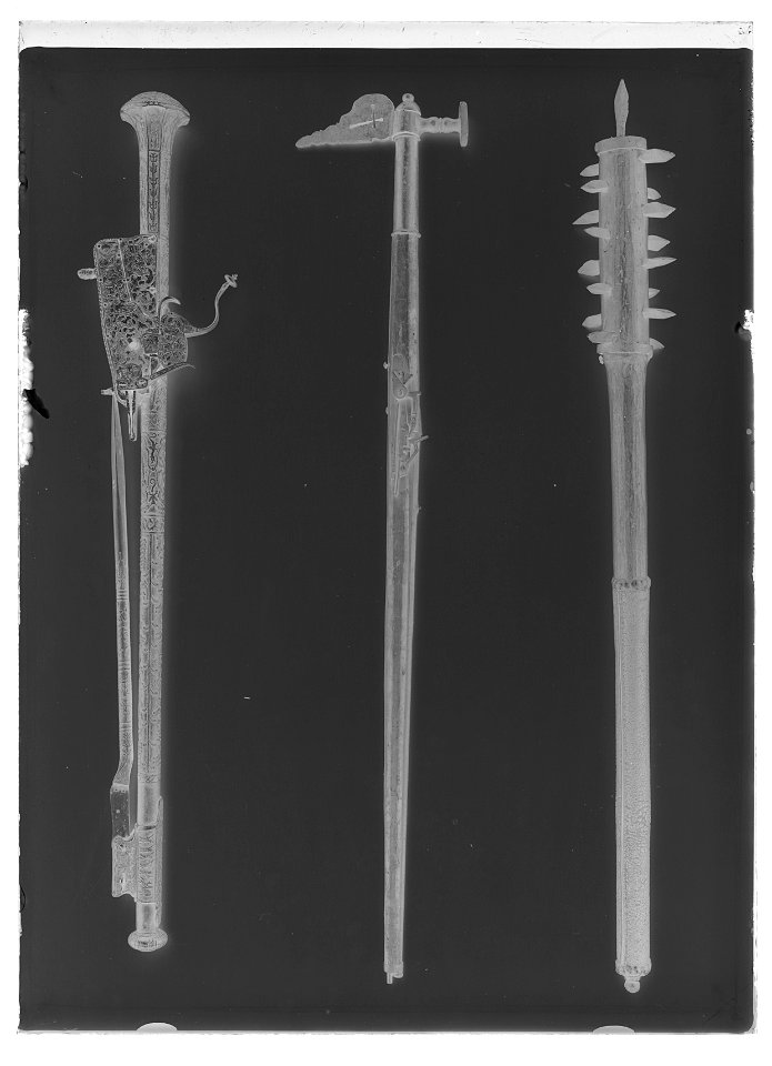 Ryttarhammare med snapplåspistol (kombinationsvapen), pipa Nürnberg 1550-1600, lås Sverige - Livrustkammaren - 35041-negative