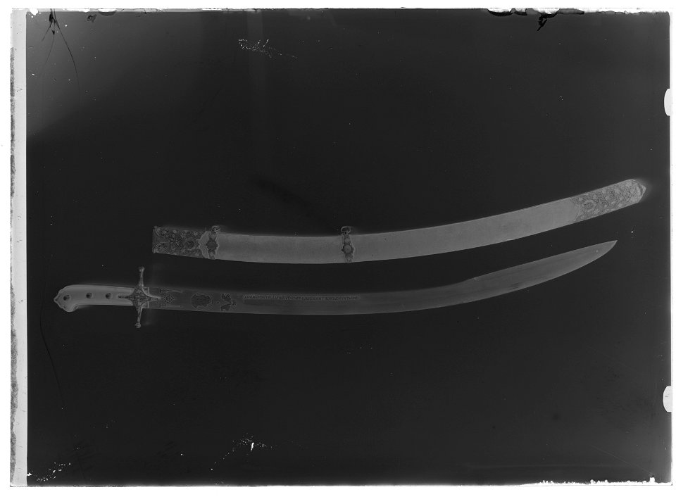 Sabel av kilijtyp, Istambul, 1600-tal, klinga och fäste ej ursprungligen samhörande - Livrustkammaren - 60526-negative