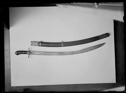 Sabel av kilijtyp, Istambul, 1600-tal, klinga och fäste ej ursprungligen samhörande - Livrustkammaren - 51965