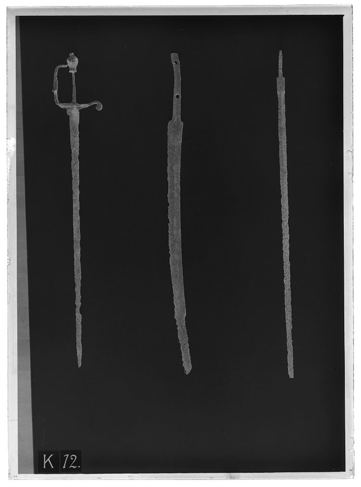 Sabelklinga (med tånge, defekt). Sydtyskland, 1400-talets slut - Livrustkammaren - 60704-negative