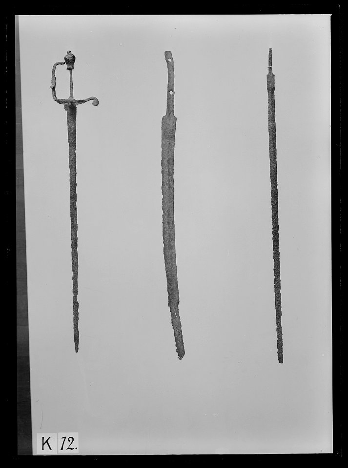 Sabelklinga (med tånge, defekt). Sydtyskland, 1400-talets slut - Livrustkammaren - 60704