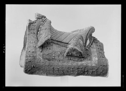 Sadel av gult läder med svarta läderornament, ca 1600-1650 - Livrustkammaren - 52067