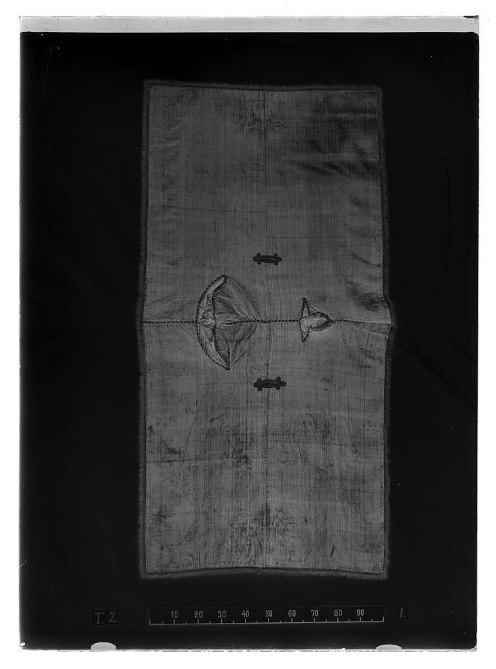 Sadeltäcke av blå sammet numera blekt grön sammet - Livrustkammaren - 26310-negative