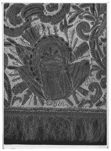 Sadeltäcke ur en serie av sex (6042-6047) tillhörande drottning Kristinas kröningskaross med trofémotiv - Livrustkammaren - 53358-negative. Free illustration for personal and commercial use.