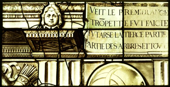 Saint-Chapelle de Vincennes - Baie 2 - Décor d'architecture et inscription (bgw17 0469)