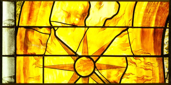 Saint-Chapelle de Vincennes - Baie 1 - étoile embrasée (bgw17 0771)