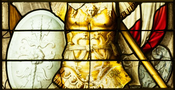 Saint-Chapelle de Vincennes - Baie 1 - Trophée d'armes (détail) (bgw17 0804)