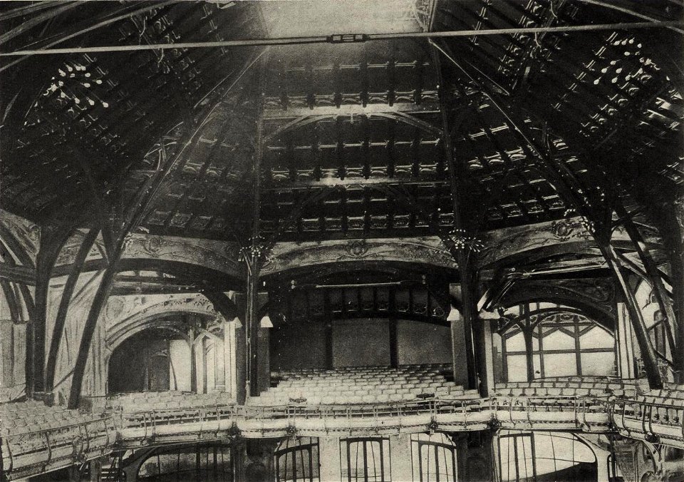 Salle Humbert de Romans (balcon, charpente)
