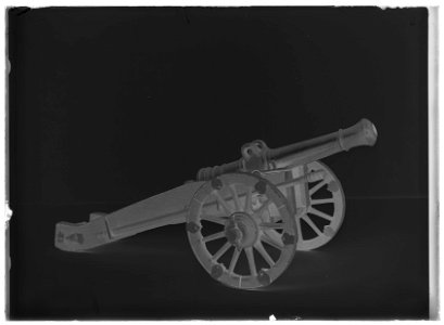 Salutkanon från 1700-talet - Livrustkammaren - 9394-negative