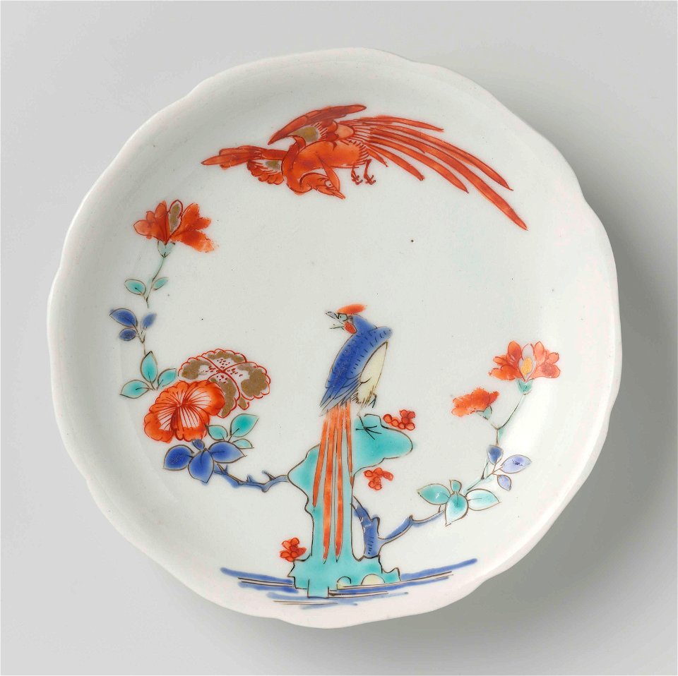 Scalloped dish with hoo birds