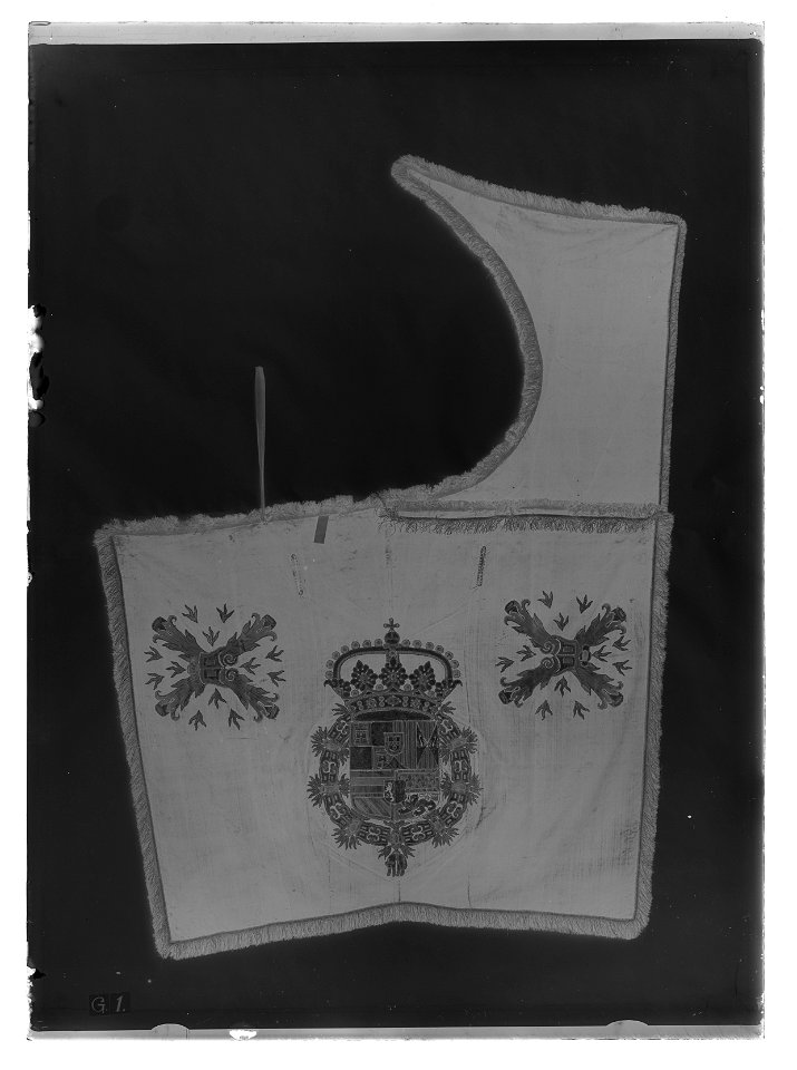 Schabrak, ur en serie av åtta, med spanska vapnet (nr 6137-6144) - Livrustkammaren - 26319-negative