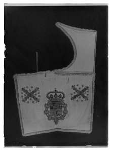 Schabrak, ur en serie av åtta, med spanska vapnet (nr 6137-6144) - Livrustkammaren - 26319-negative