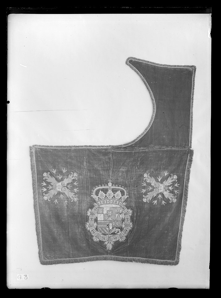 Schabrak, ur en serie av åtta, med spanska vapnet (nr 6137-6144) - Livrustkammaren - 9195