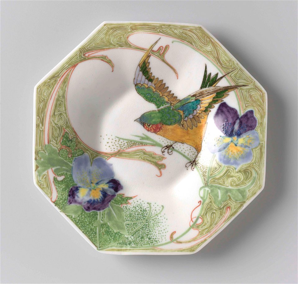 Schotel, deel van een servies, beschilderd met vogel en violen