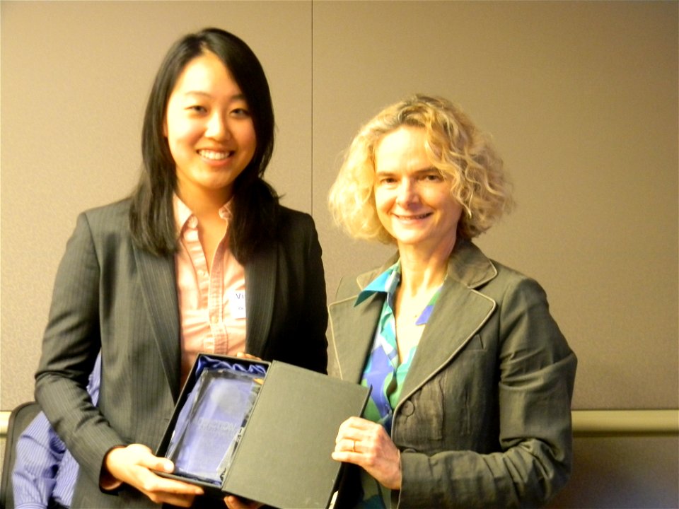 Sarah Pak & NIDA Director Dr. Nora Volkow (7257608598)