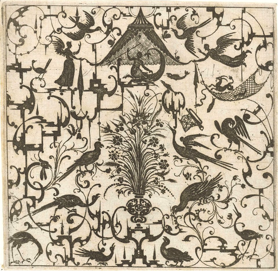 Schweifwerk met vogels en vaas met bloemen in het midden