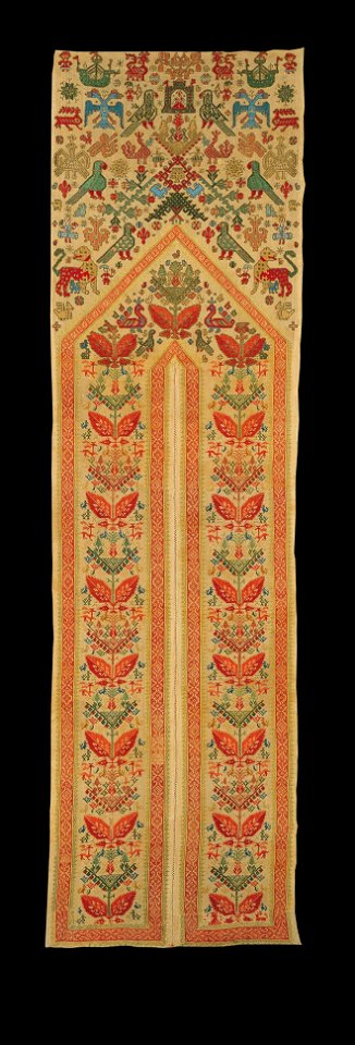 The central opening of a gold-thread embroidered bed-tent - Google Art Project