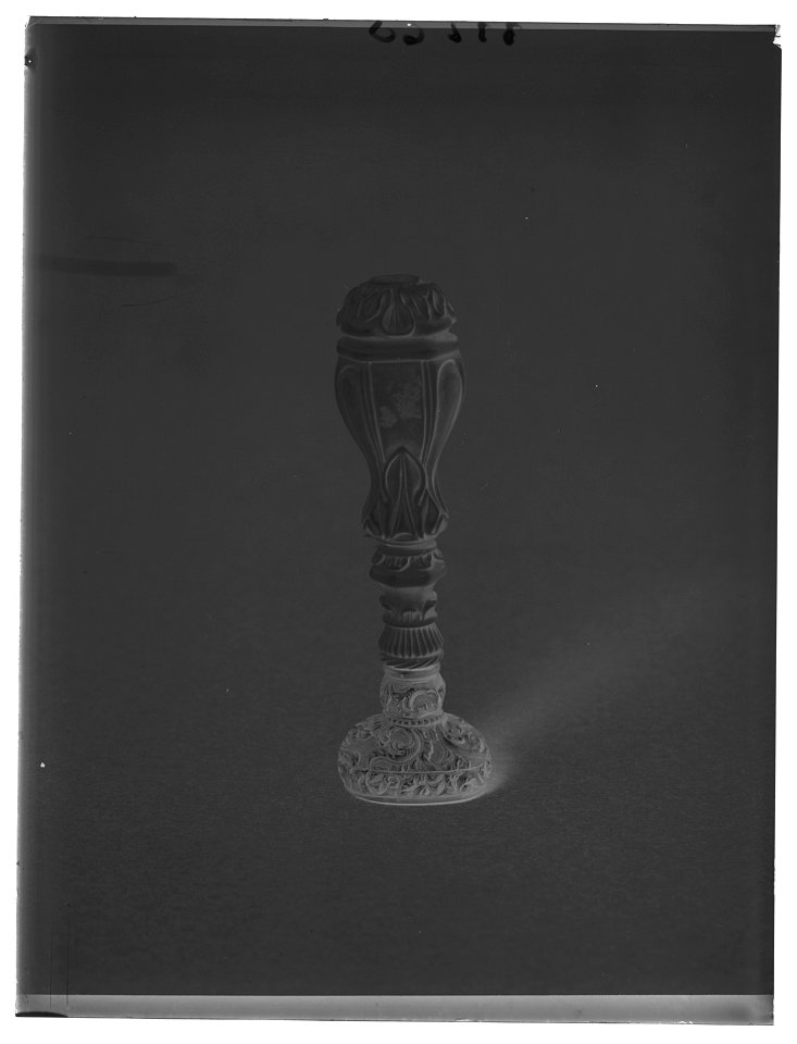 Sigillstamp för prins Gustav av Sverige (1827-1852) - Livrustkammaren - 19463-negative