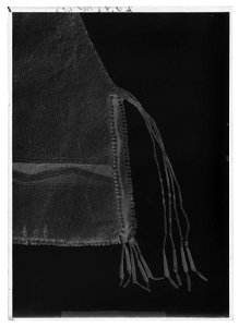 Skjorta till Cree indiandräkt, 1700-talets första hälft - Livrustkammaren - 26970-negative