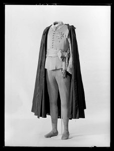 Skärp av beige-grön silkestrikå använt av Gustav III - Livrustkammaren - 77268