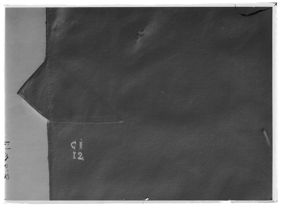 Skjorta i vit bomull tillhörande Karl XIV Johan - Livrustkammaren - 10434-negative