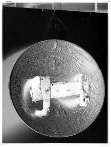Sköld pressat läder - Livrustkammaren - 34339-negative