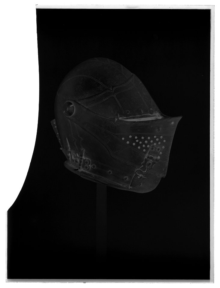 Sluten hjälm, sk burgundisk - Livrustkammaren - 214-negative