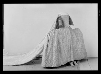 Släp till kröningsklänning, en s. k. robe de cour, Sofia Magdalena, 1772 - Livrustkammaren - 60435