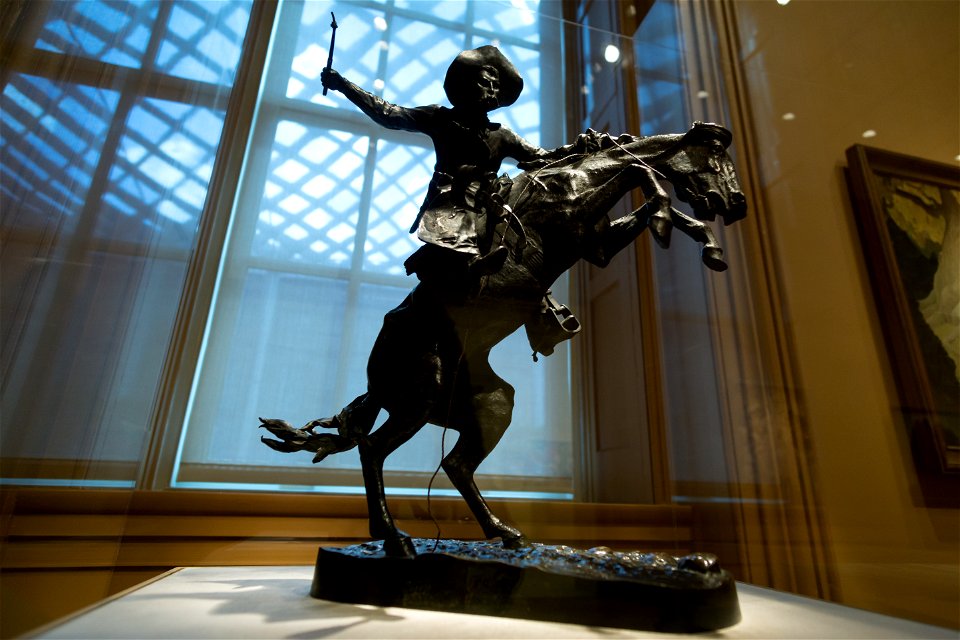 Smithsonian-Remington-The Bronco Buster-2270