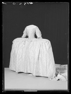 Släp till kröningsklänning, en s. k. robe de cour, Sofia Magdalena, 1772 - Livrustkammaren - 11233