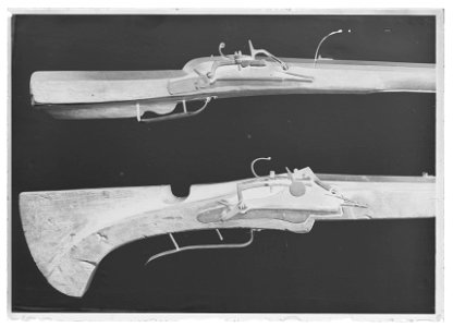 Snapplåsbössa med lägglås, utfjäderslås, Danmark, 1600-talets början - Livrustkammaren - 378-negative