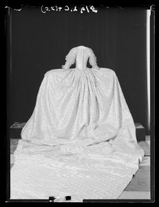 Släp till kröningsklänning, en s. k. robe de cour, Sofia Magdalena, 1772 - Livrustkammaren - 28357