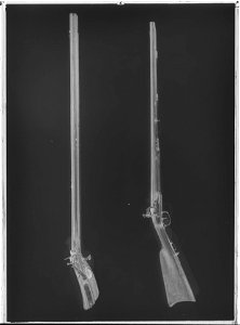 Snapplåslodbössa, utfjäderslås, Jukkasjärvi-typ, Lappland, 1700-tal - Livrustkammaren - 53343-negative