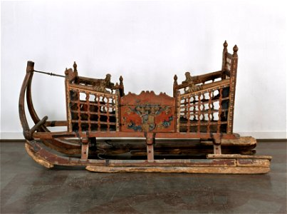 Snidad och målad släde som tillhört rikskanslern greve Axel Oxenstierna (1583-1654) - Livrustkammaren - 29889