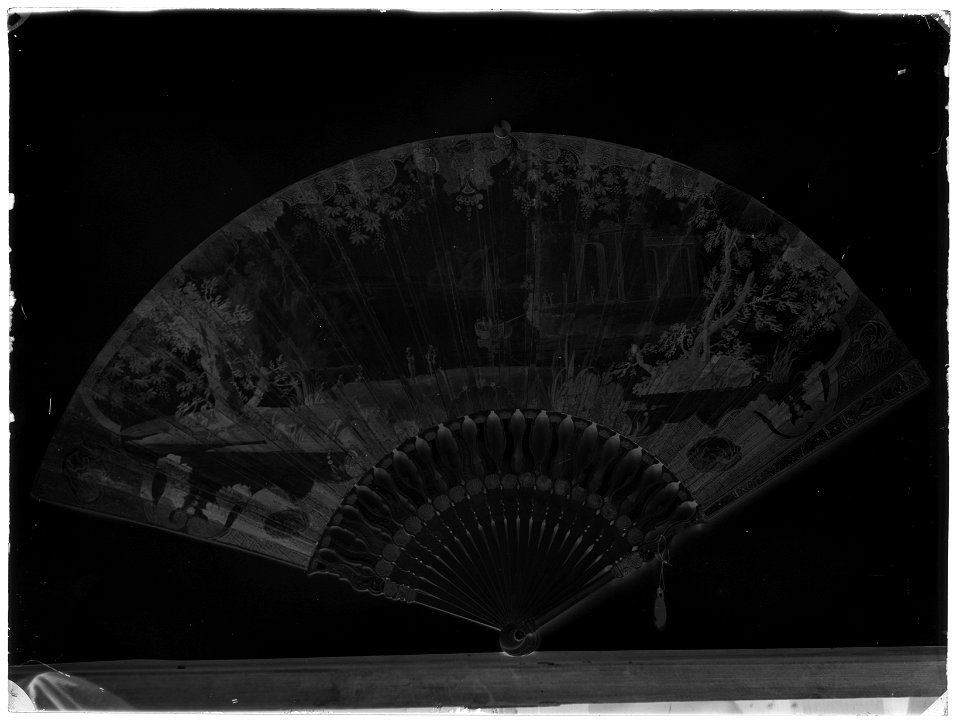 Solfjäder - Livrustkammaren - 25774-negative