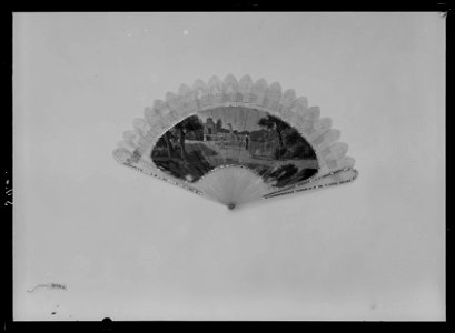 Solfjäder som tillhört kronprinsessan Lovisa av Danmark (1851-1926) - Livrustkammaren - 77957
