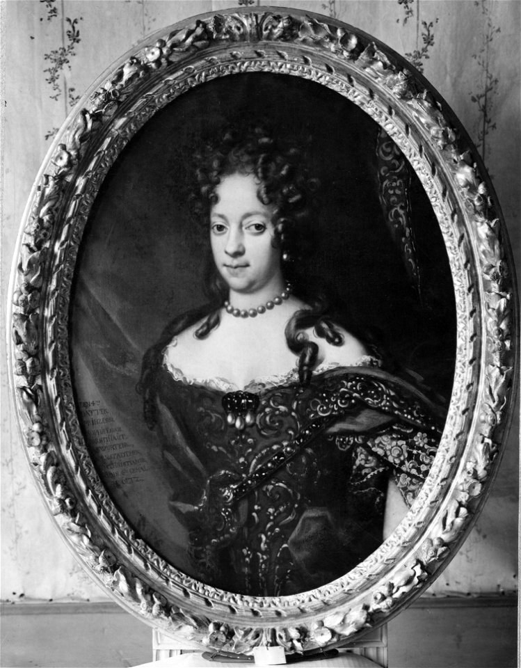 Sofia, 1662-1738, prinsessa av Mecklenburg-Güstrow hertiginna av Würtemberg-Bernstad - Nationalmuseum - 15546. Free illustration for personal and commercial use.