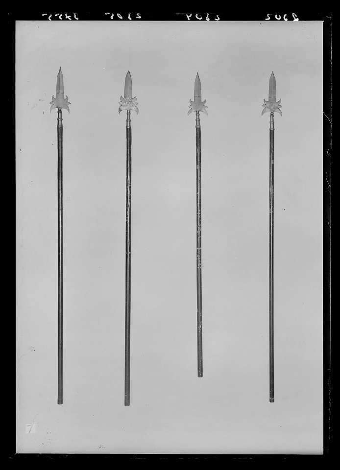 Sponton för officer, Preussen 1700-talets mitt. Troligen tagen i Pommerska kriget 1757-62 - Livrustkammaren - 51876