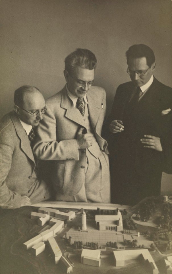 Stanisław Bukowski z kolegami (cropped)