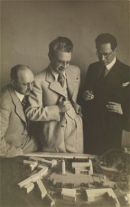Stanisław Bukowski z kolegami (cropped)