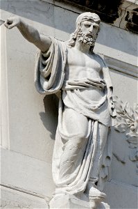 Statues attic Ala Napoleonica Procuratie n02