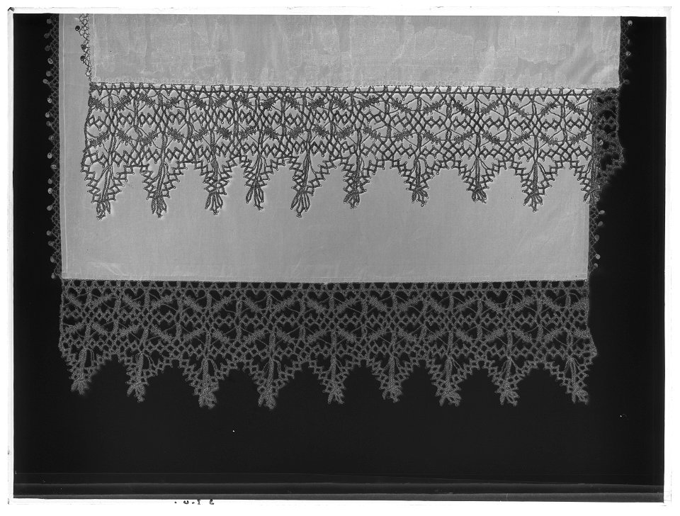 Strumpeband m guldspets - Livrustkammaren - 143-negative