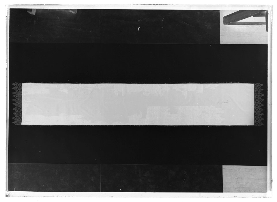 Strumpeband m guldspets - Livrustkammaren - 18006-negative