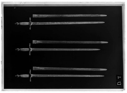 Stånddrabantvärja - Livrustkammaren - 774-negative