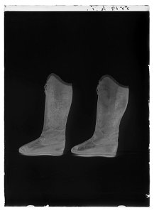 Stövel svart guldg - Livrustkammaren - 60410-negative