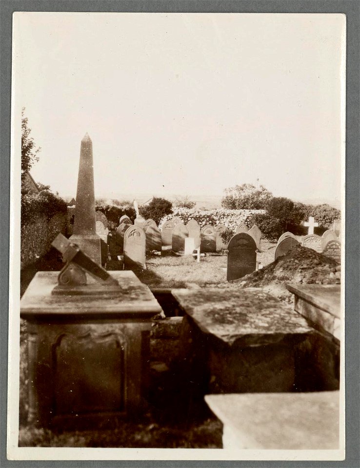 Sundial memorial to Ann Griffith (Evans) and obelisk memorial of Mary Griffith Cox, at Llanenddwyn Cemetery (5449708)