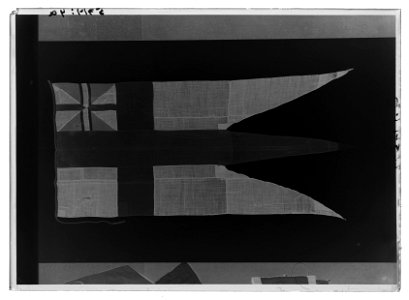 Svensk örlogsflagga med det svensk-norska unionsmärket, 1844-1878 - Livrustkammaren - 52743-negative
