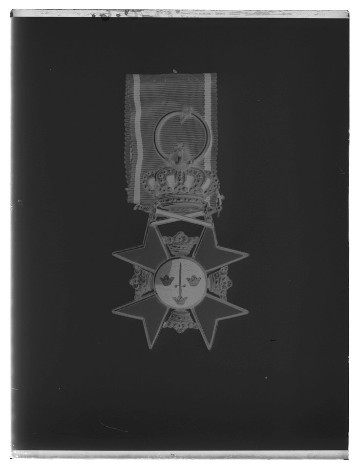 Svärdsorden kommendörskors - Livrustkammaren - 53960-negative