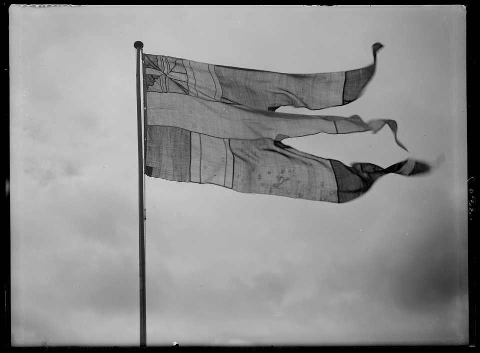 Svensk örlogsflagga med det svensk-norska unionsmärket - Livrustkammaren - 9473